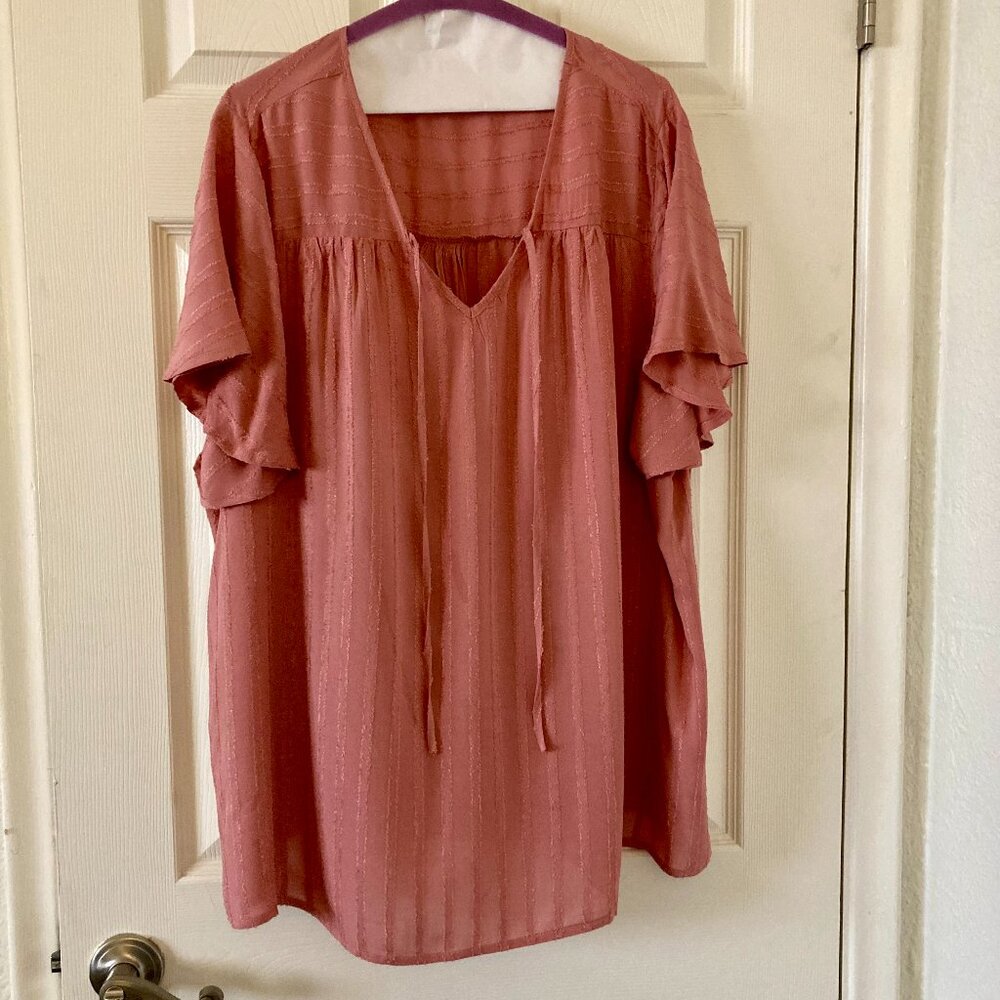 Excellent Condition, SZ 2X, Flutter Sleeves Top, Dusty Coral